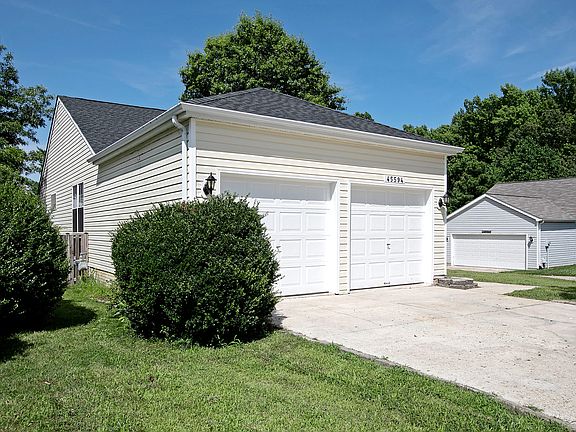 3rd image of 45594 Athboy Ct