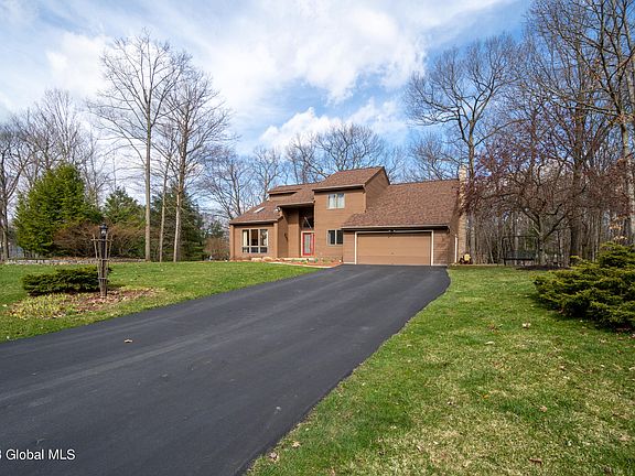 2nd image of 1 Newport Dr