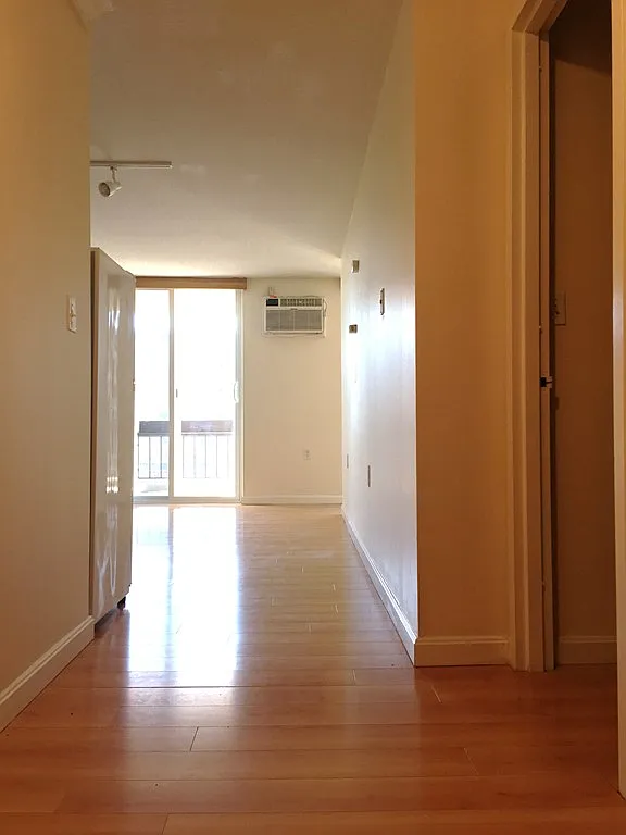 872 Massachusetts Ave — Photo 1