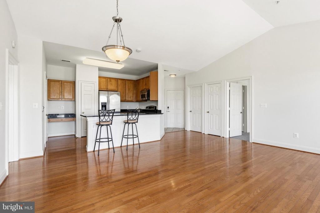 7402 Chadwell Cir Unit 301, Windsor Mill, MD - View 5