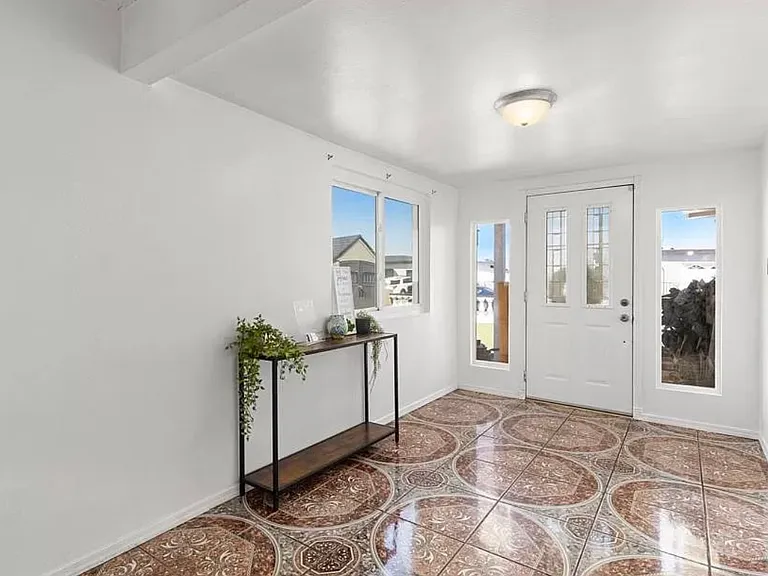 Carillo Cir — Photo 7