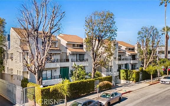 2nd image of 8221 Langdon Ave Unit 205