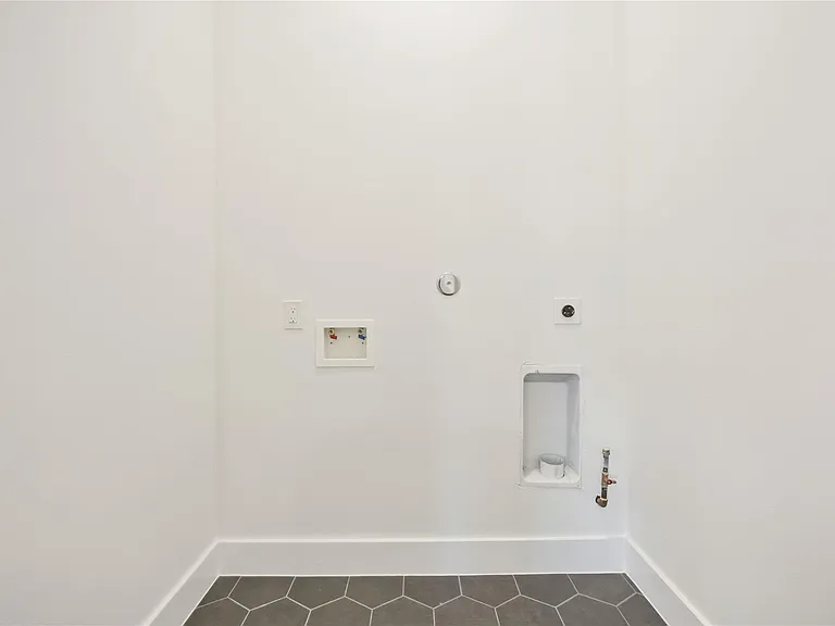 3022 Drew St — Photo 17