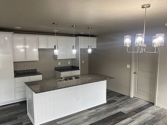 4th image of 203 N Oliver Ave