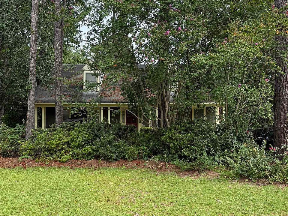 1st image of 152 Charles Towne Ct