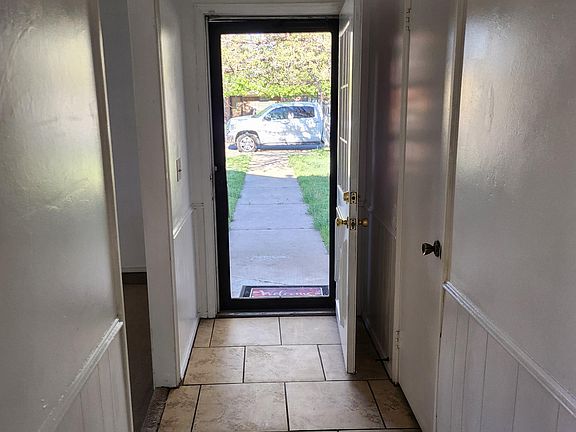5th image of 1301 La Paloma St