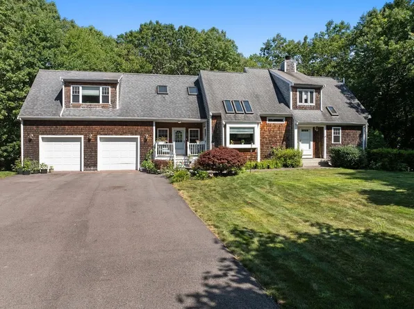 89 Songbird Dr, Dartmouth, MA 02747