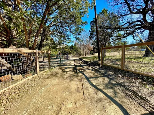 10699 Newell Creek Dr, Quinlan, TX 75474