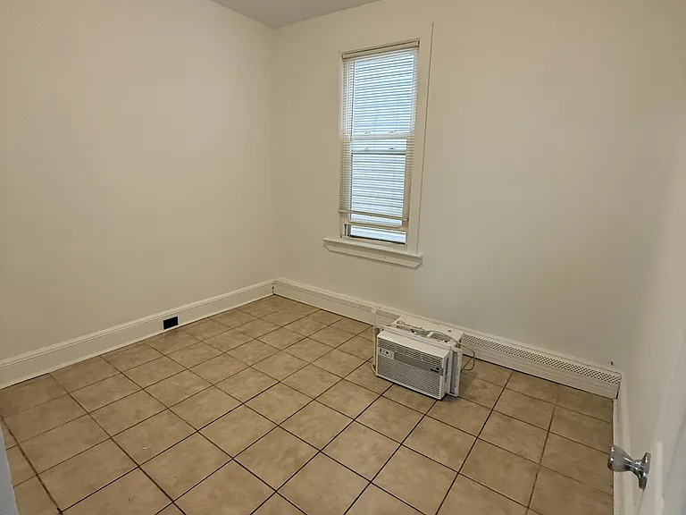 113 Grand St #2 — Photo 10