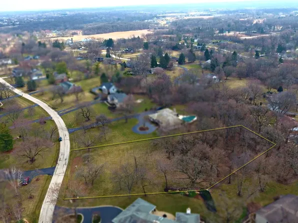 28479 Schooner Ln, Lake Barrington, IL 60010