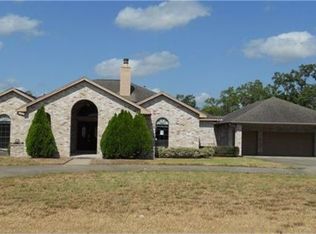 211 S Pine Rd, Texas City, TX 77591