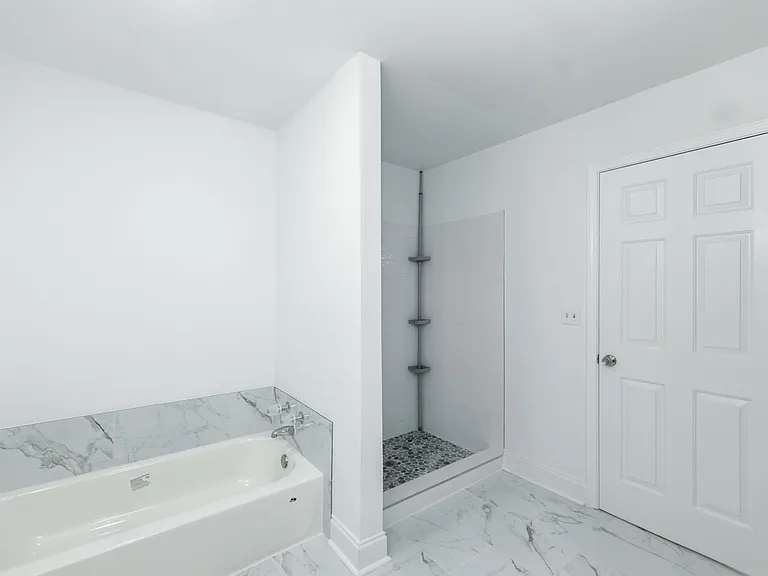 320 Forestgate Ct — Photo 22