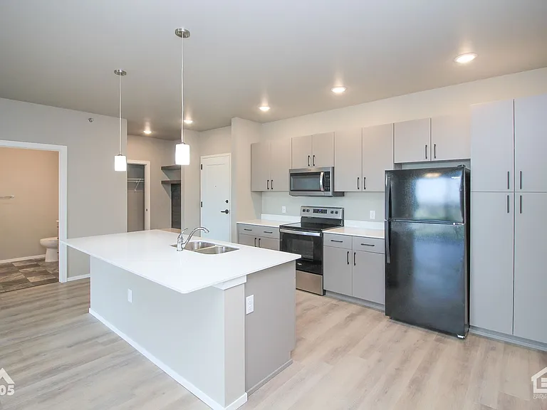 University Hills Village — Photo 276