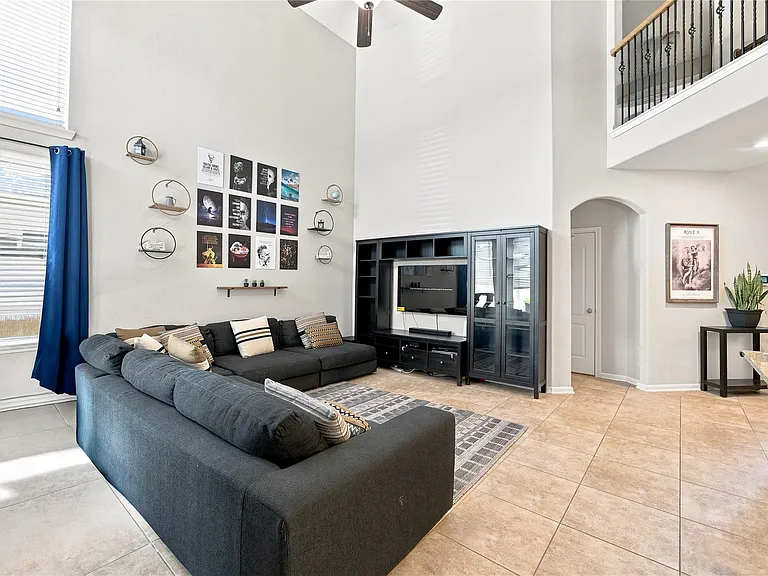234 Dale Ridge Ln — Photo 3