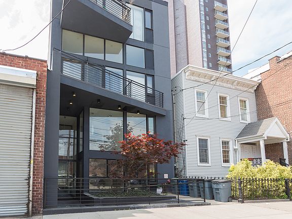 2nd image of 1142 31st Ave APT 4A