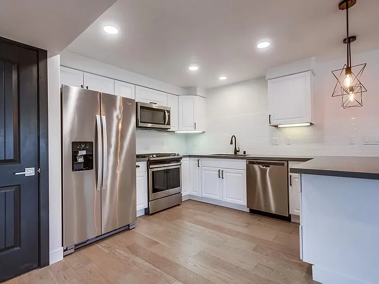 2550 Gregory Dr — Photo 19