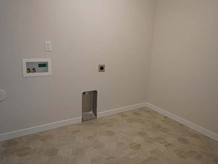1701 W Crystal Falls Ave — Photo 9