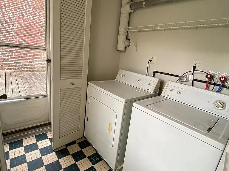 702 N 2nd St #A — Photo 13