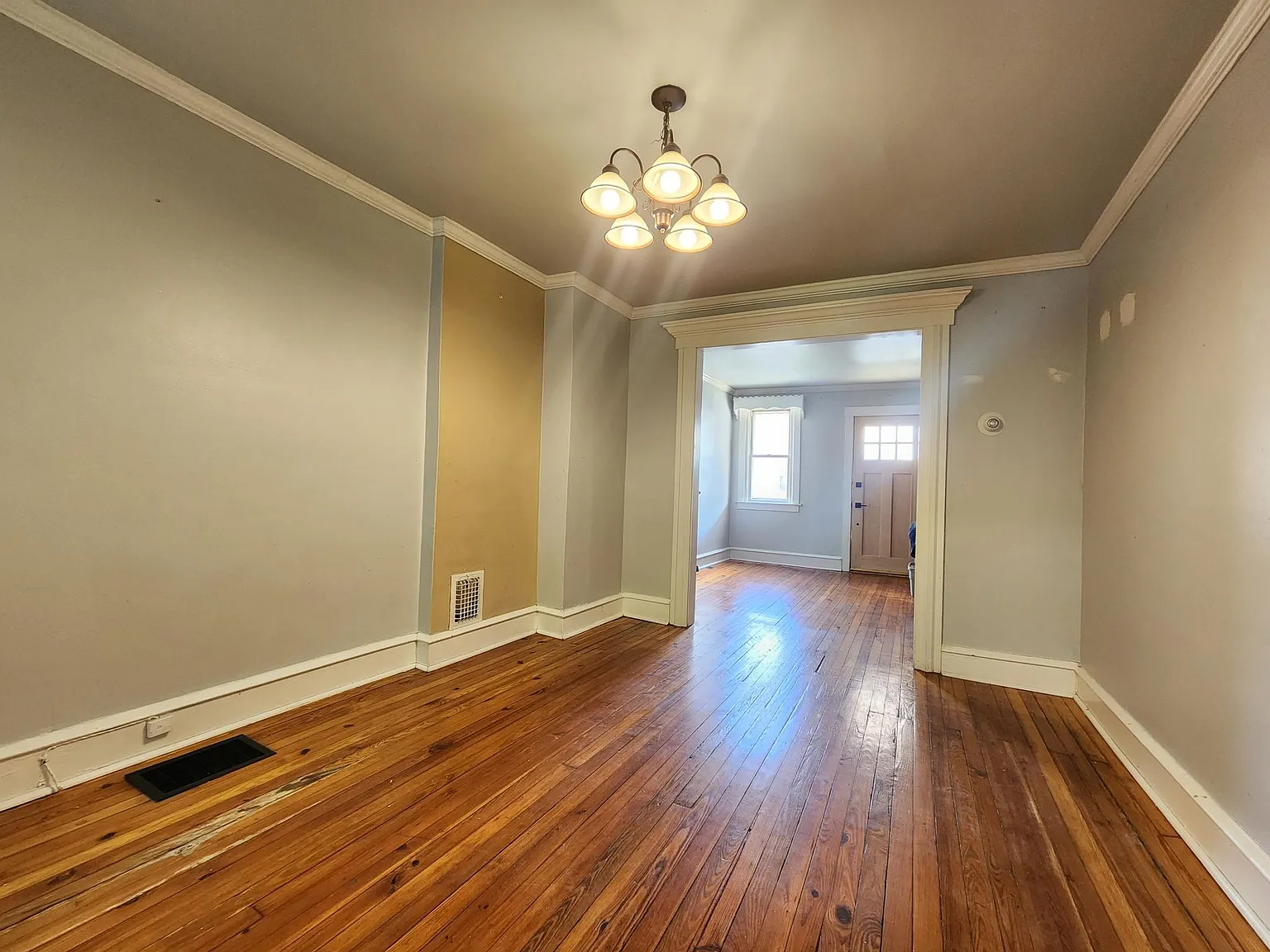4147 Tower St — Photo 4