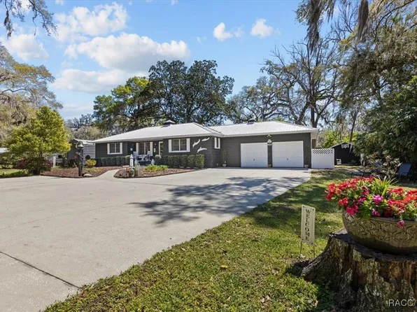 4715 Riverside Dr, Yankeetown, FL 34498