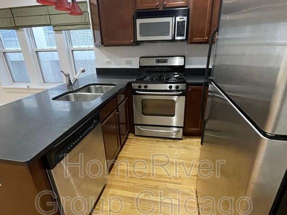3rd image of 6817 N Lakewood Ave #2S