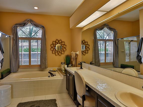 3rd image of 9326 Wellington Park Cir