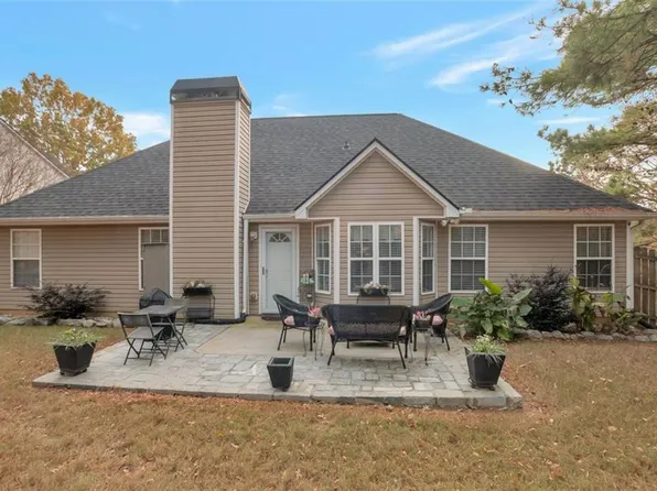 2437 Green Hollow Ct, Conyers, GA 30012