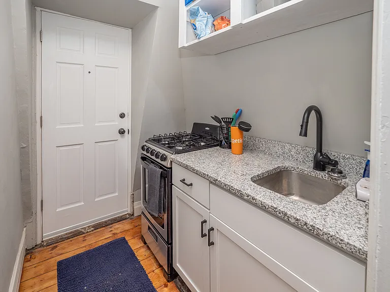 105 W Dutton St #D — Photo 6
