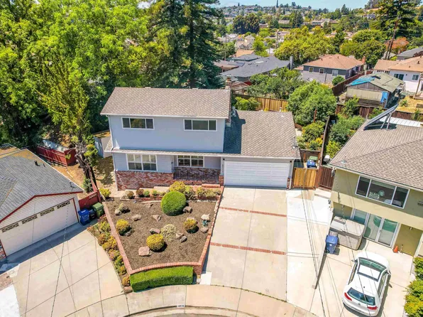 3711 Cottage Ct, Castro Valley, CA 94546