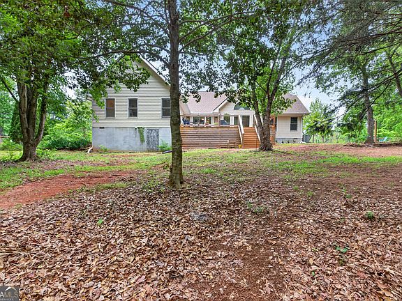 3rd image of 1207 Lakeland Dr