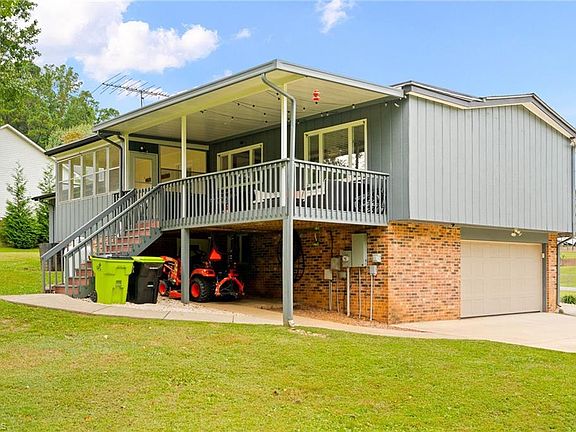 4th image of 149 Cedar Cir