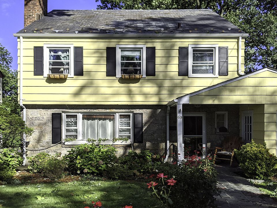 Yellow House High Res.jpg