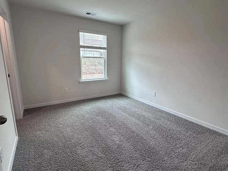 659 13th Avenue Dr NE — Photo 18