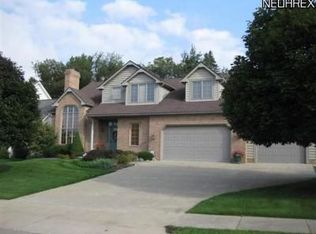 2043 Kingscote Cir NE, North Canton, OH