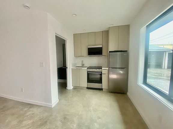3rd image of 2614 Kansas Ave #I