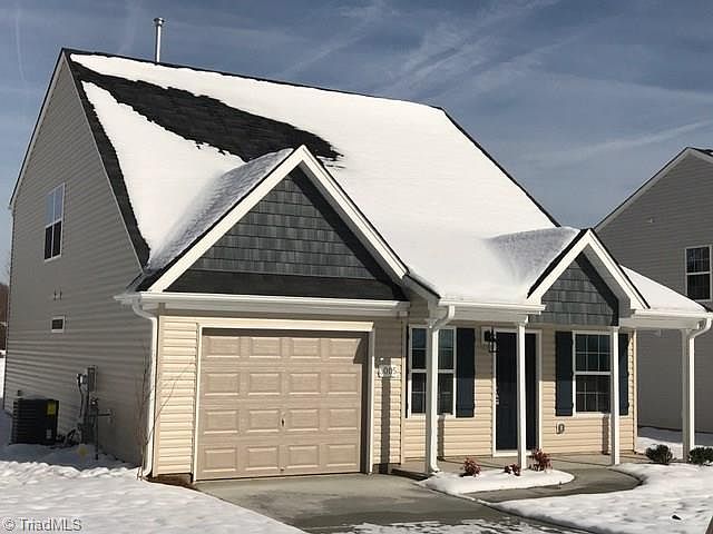 1st image of 3005 Desmond Woods Dr