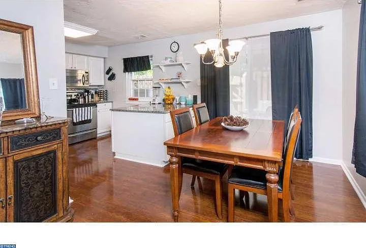 16 Delancy Ct — Photo 2