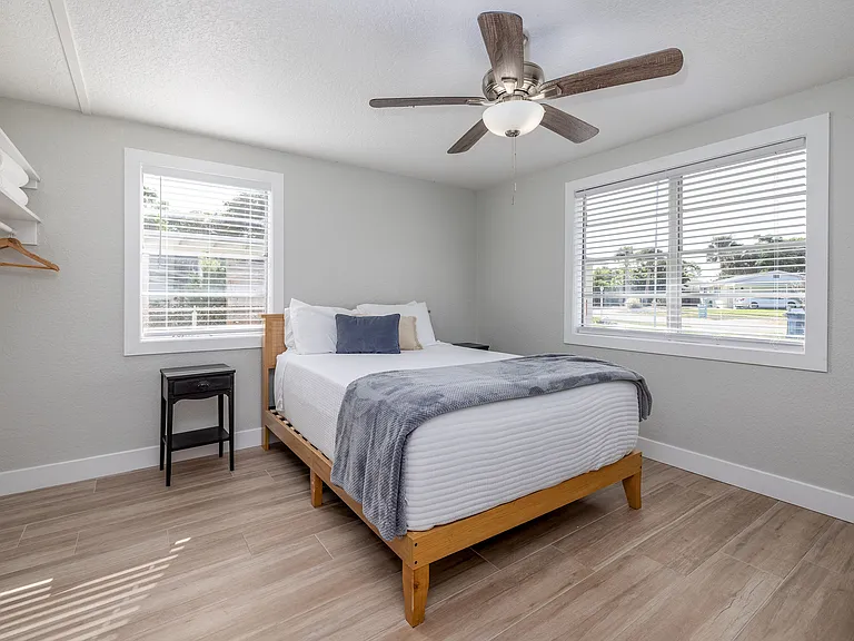 54 Rivershore Dr — Photo 16