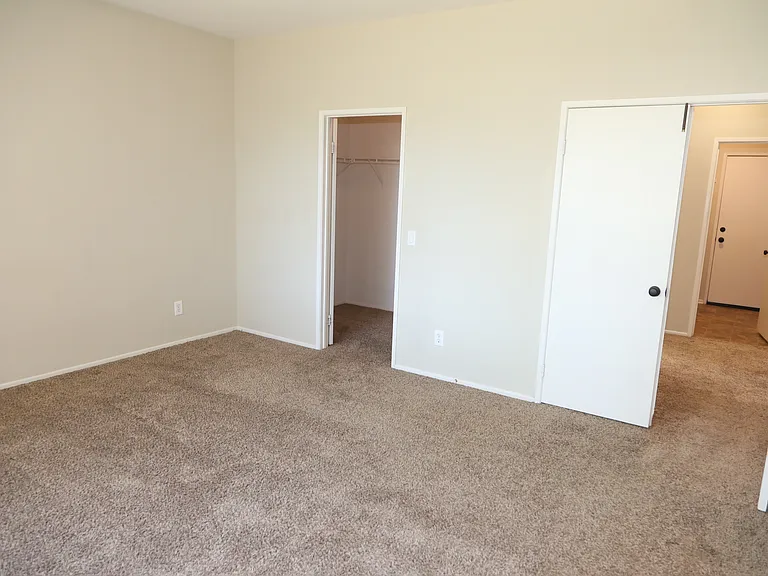45713 Coventry Ct — Photo 11