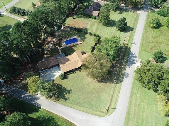 2nd image of 101 Wickwood Dr