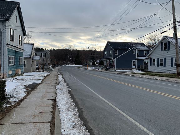 Exterior Neighborhood (street photo)