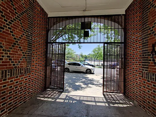 Rented by Signature Property Realty | media 14