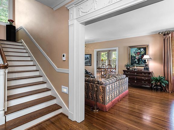 5th image of 4900 Crestwood Dr
