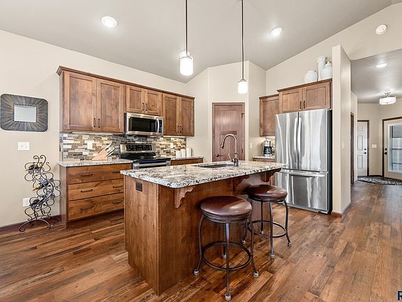 5th image of 5008 E 62nd St
