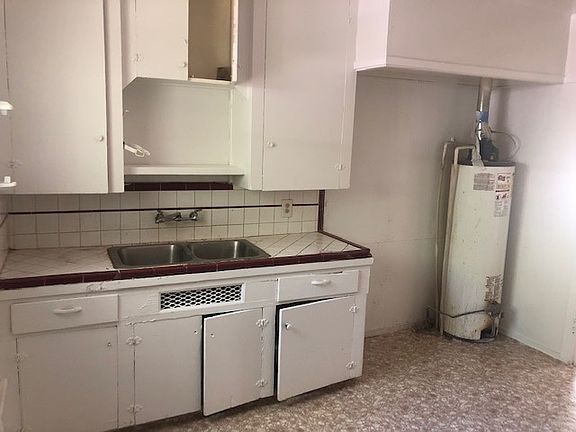 3rd image of 5211 Kent Ave