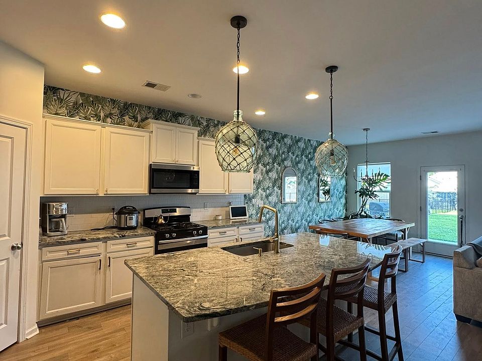 2nd image of 1632 Villena Dr