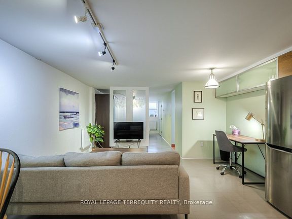 2nd image of 26A Scarlett Rd #Basement
