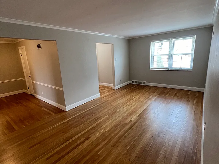 7201 Hampton Ave #2S — Photo 17