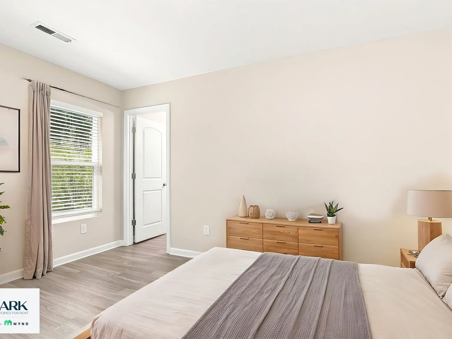 4 bed, 2.0 bath, 1603 sqft, $1,875 — Photo 4