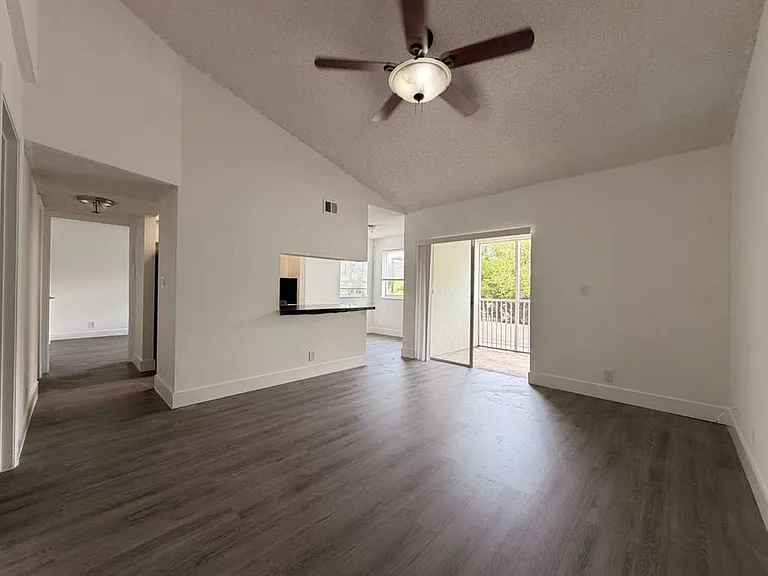 5760 Rock Island Rd #330 — Photo 4